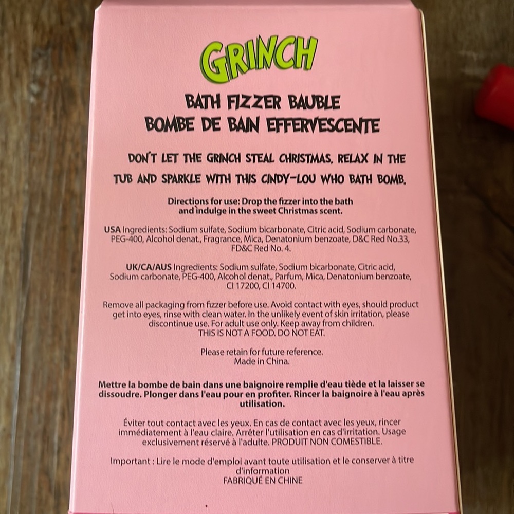 Grinch Cindy Lou Bath Fizzer Bomb - Picture 4 of 5